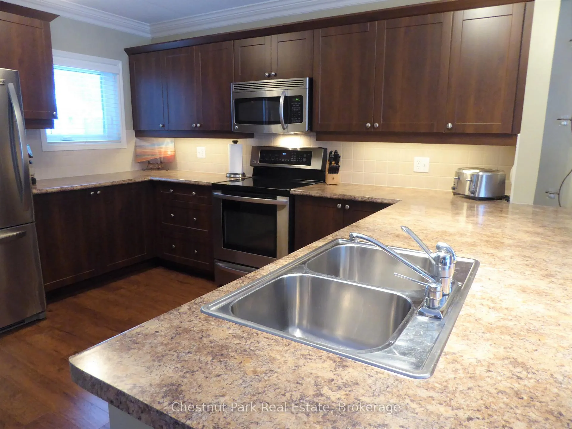 Photo 16 of 906 Cedar Pointe Court, Collingwood — HOMEH