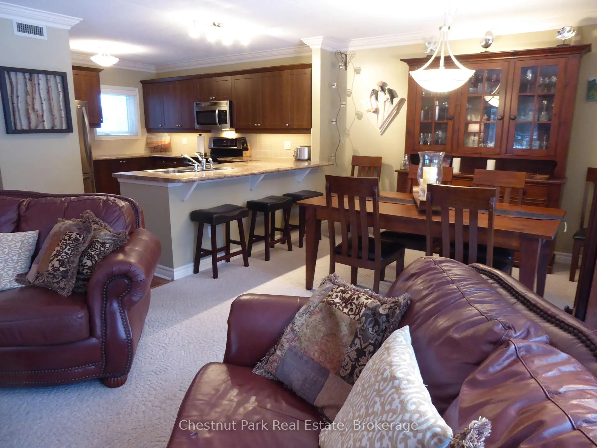 Photo 19 of 906 Cedar Pointe Court, Collingwood — HOMEH