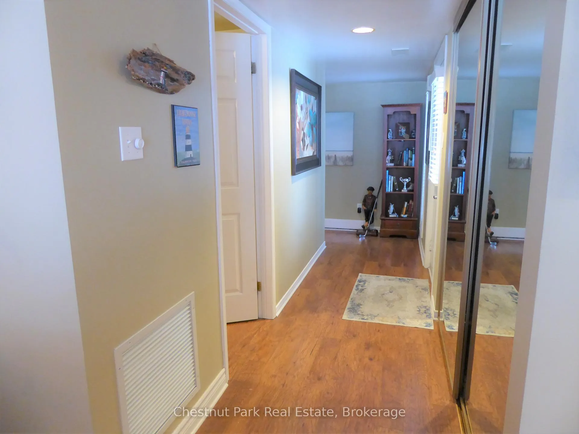 Photo 22 of 906 Cedar Pointe Court, Collingwood — HOMEH