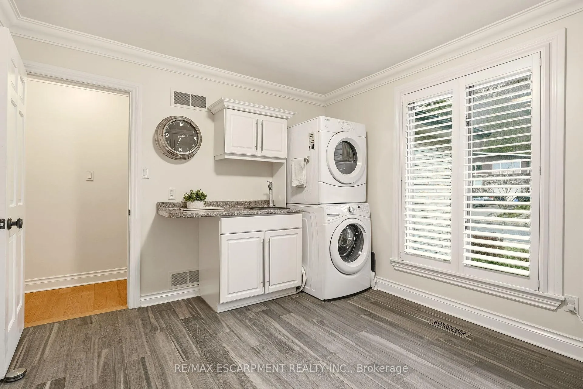 Photo 16 of 43 Maple Drive, Hamilton, Stoney Creek — HOMEH