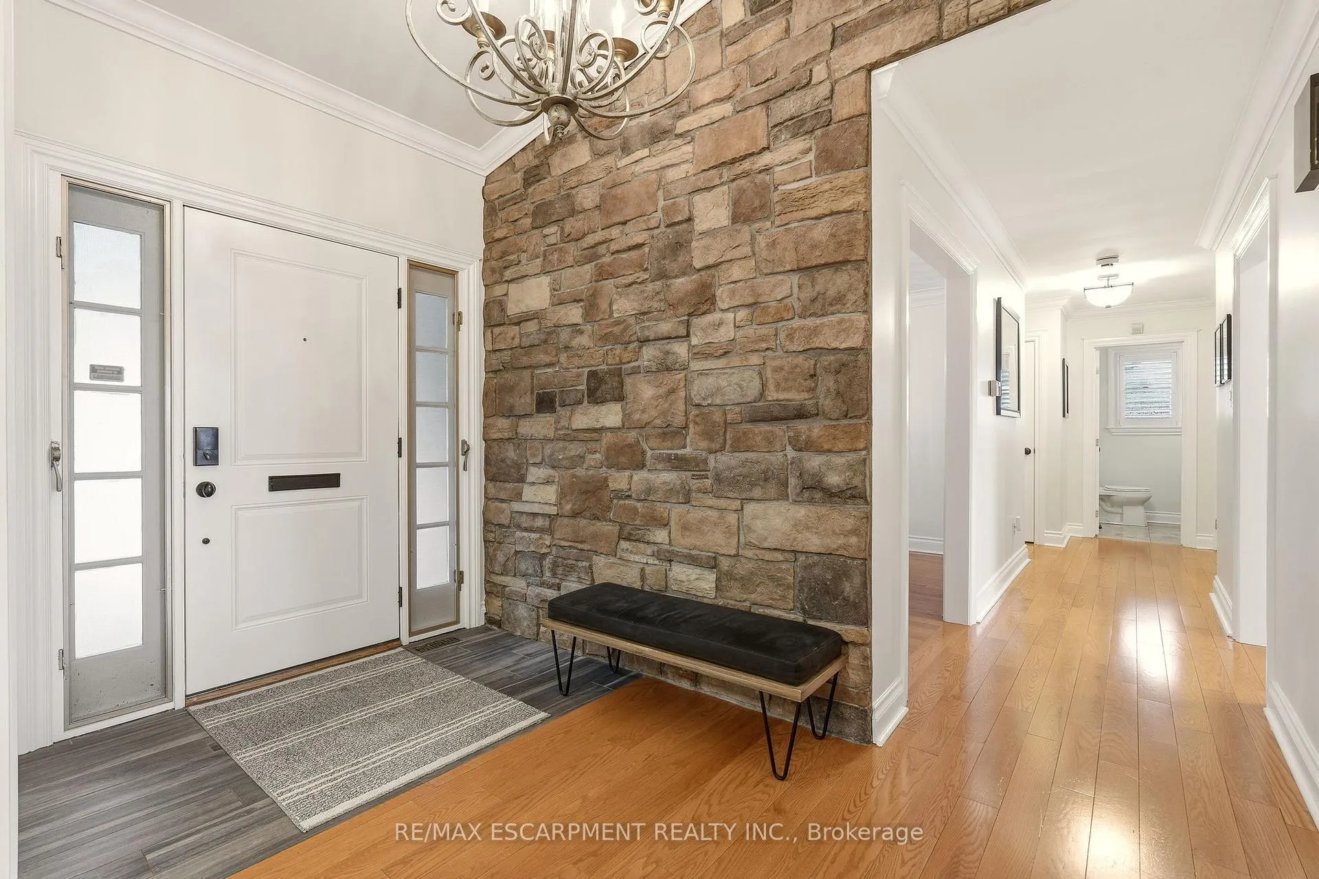 Photo 17 of 43 Maple Drive, Hamilton, Stoney Creek — HOMEH