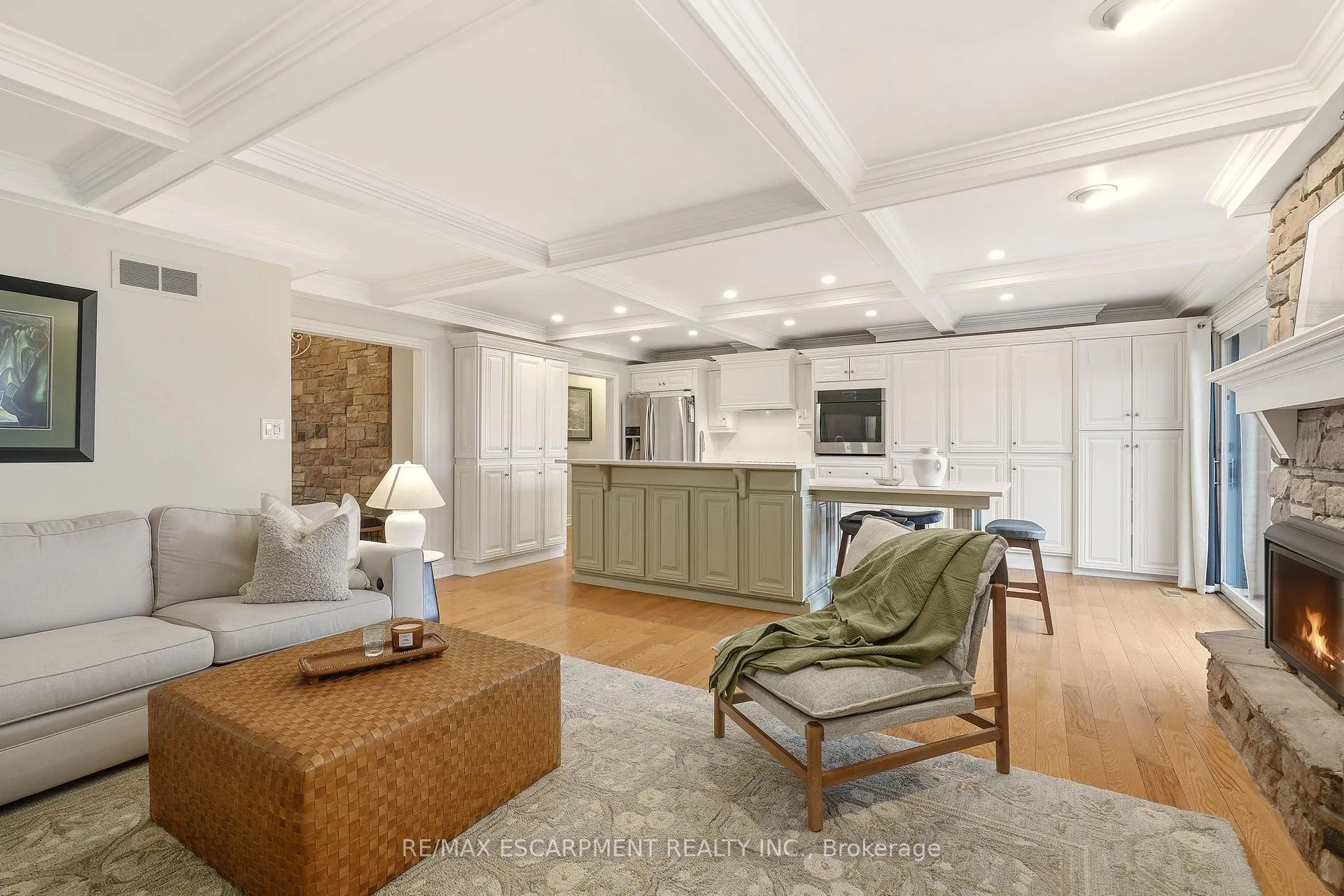 Photo 27 of 43 Maple Drive, Hamilton, Stoney Creek — HOMEH