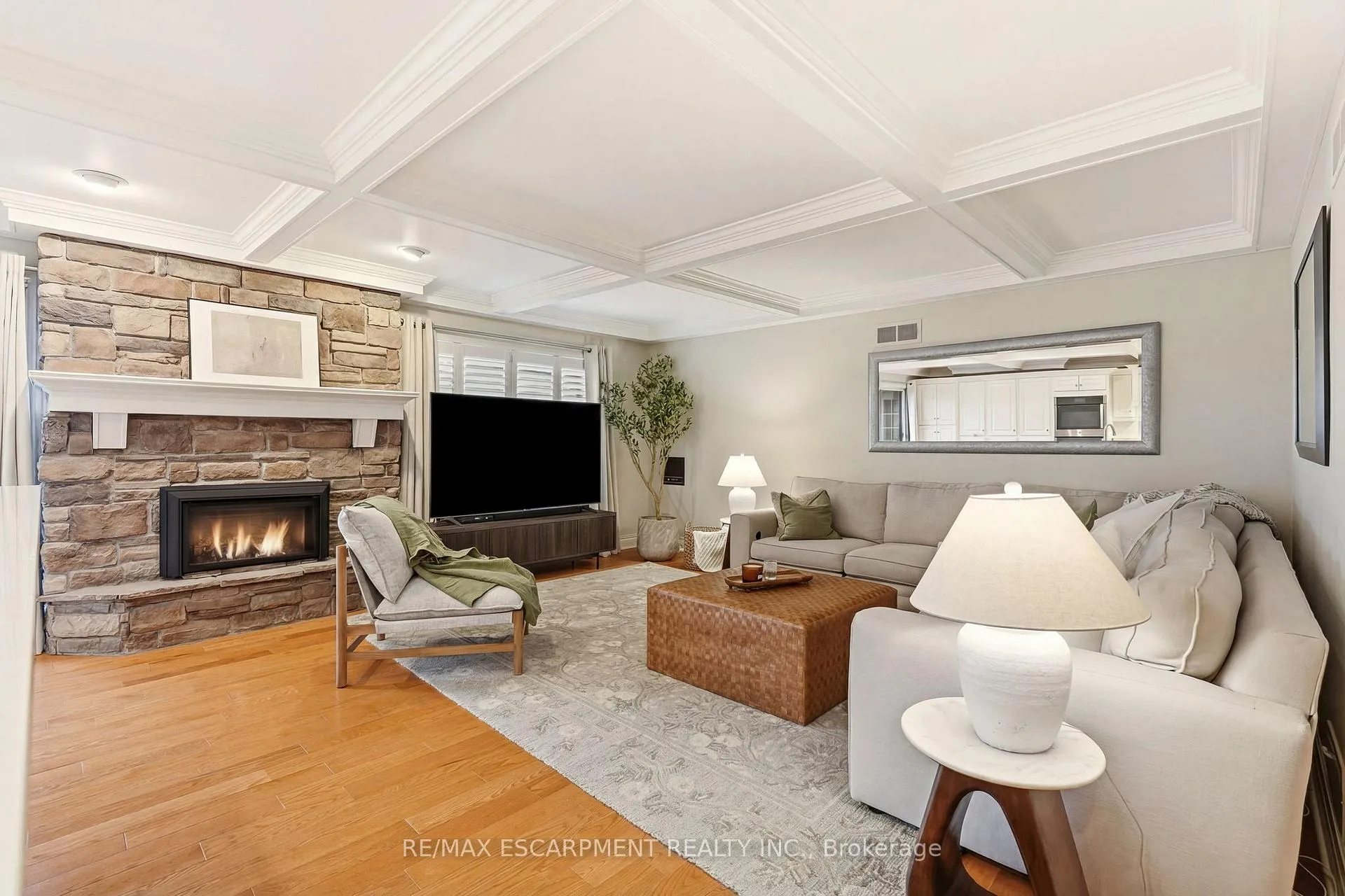Photo 33 of 43 Maple Drive, Hamilton, Stoney Creek — HOMEH