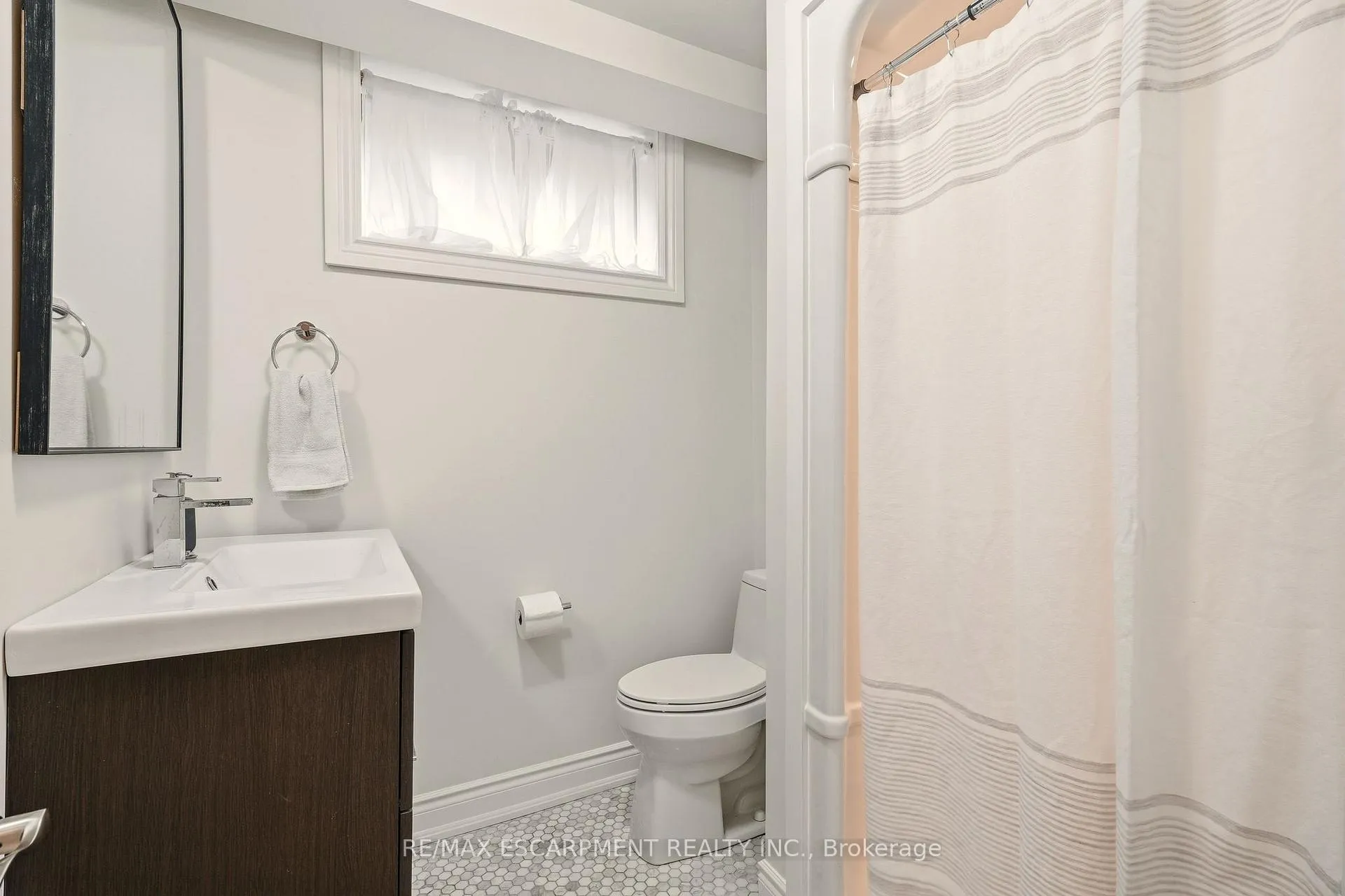 Photo 39 of 43 Maple Drive, Hamilton, Stoney Creek — HOMEH