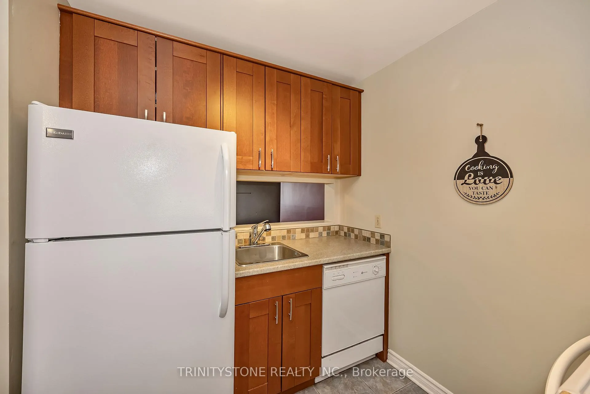 Photo 9 of Unit 57, 811 Connaught Avenue, Ottawa, Queensway Terrace North — HOMEH