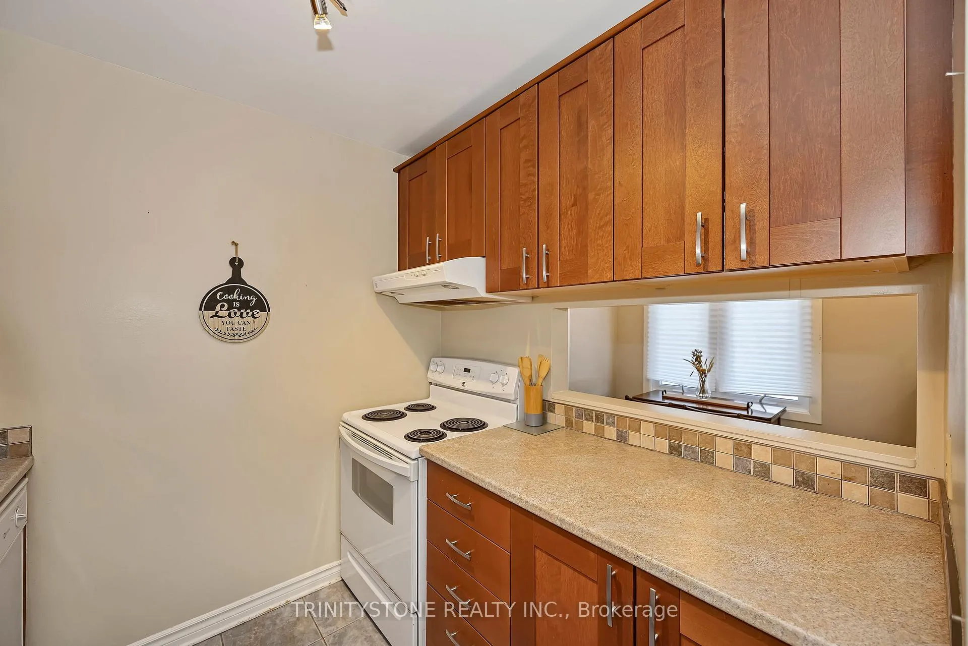 Photo 10 of Unit 57, 811 Connaught Avenue, Ottawa, Queensway Terrace North — HOMEH