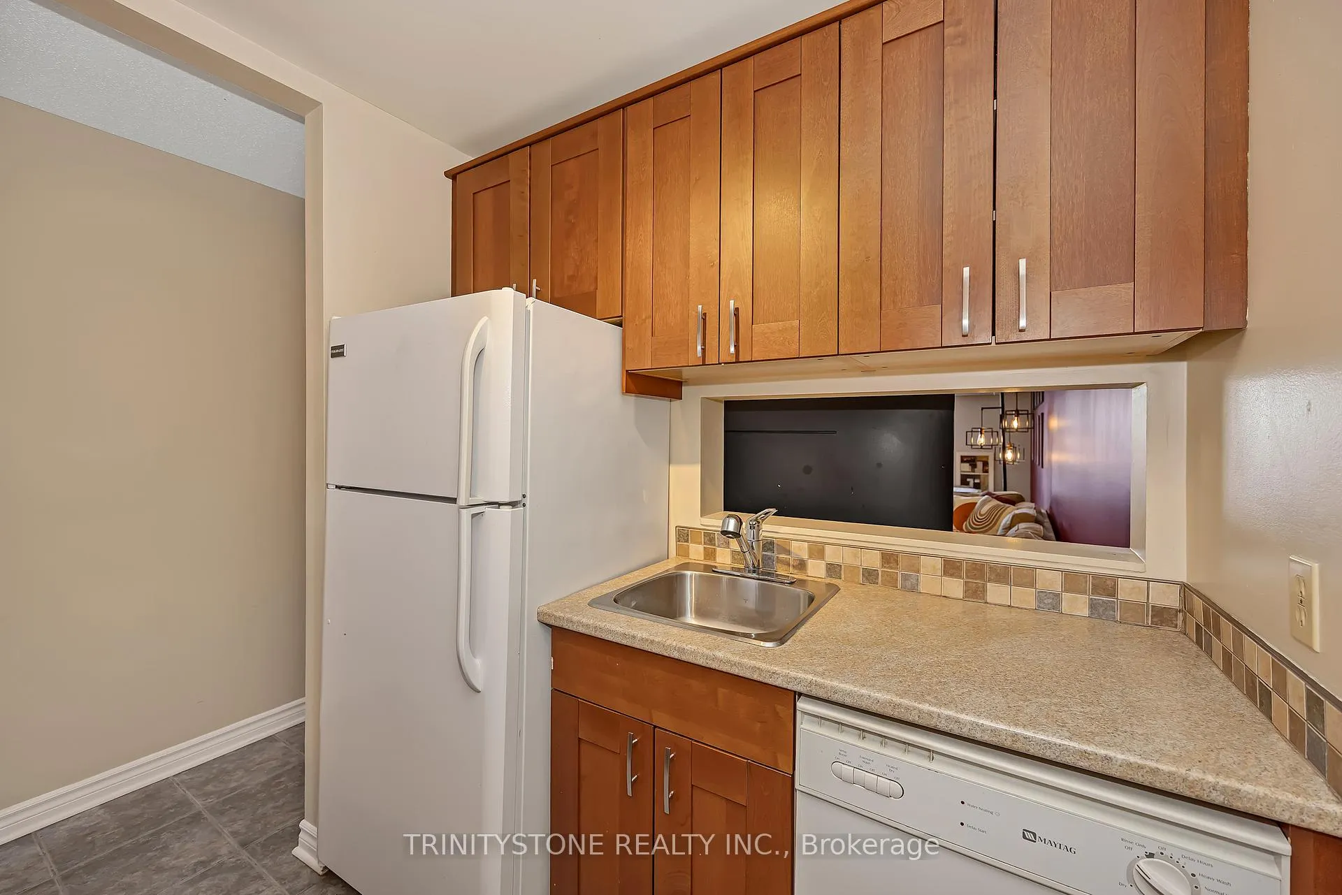 Photo 11 of Unit 57, 811 Connaught Avenue, Ottawa, Queensway Terrace North — HOMEH