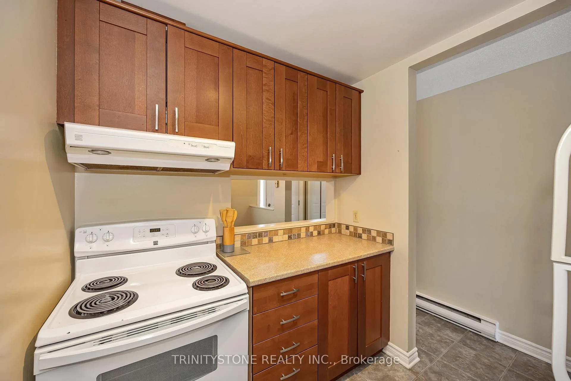 Photo 12 of Unit 57, 811 Connaught Avenue, Ottawa, Queensway Terrace North — HOMEH