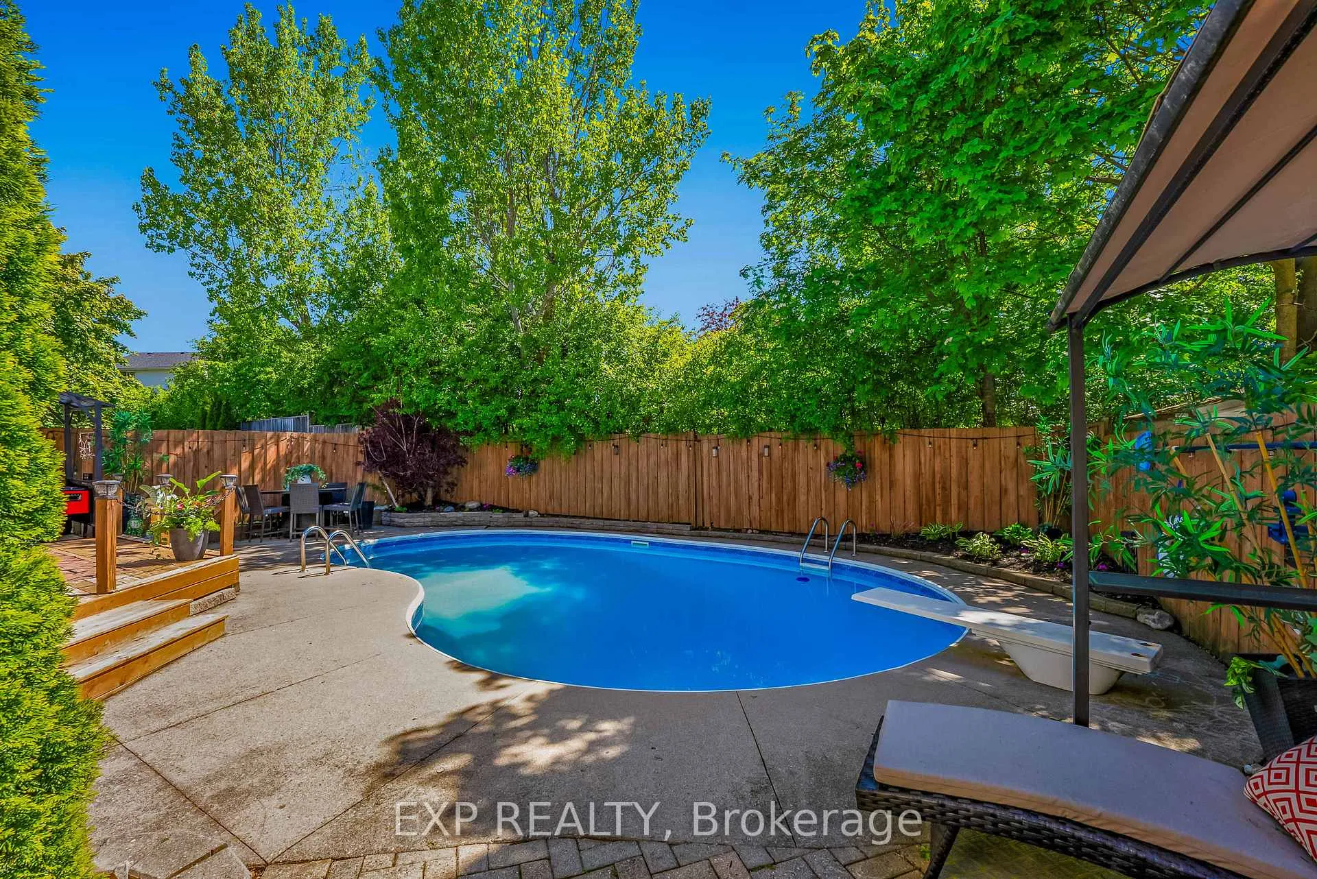 Photo 40 of 113 Oneida Place, Kitchener, Centreville Chicopee — HOMEH
