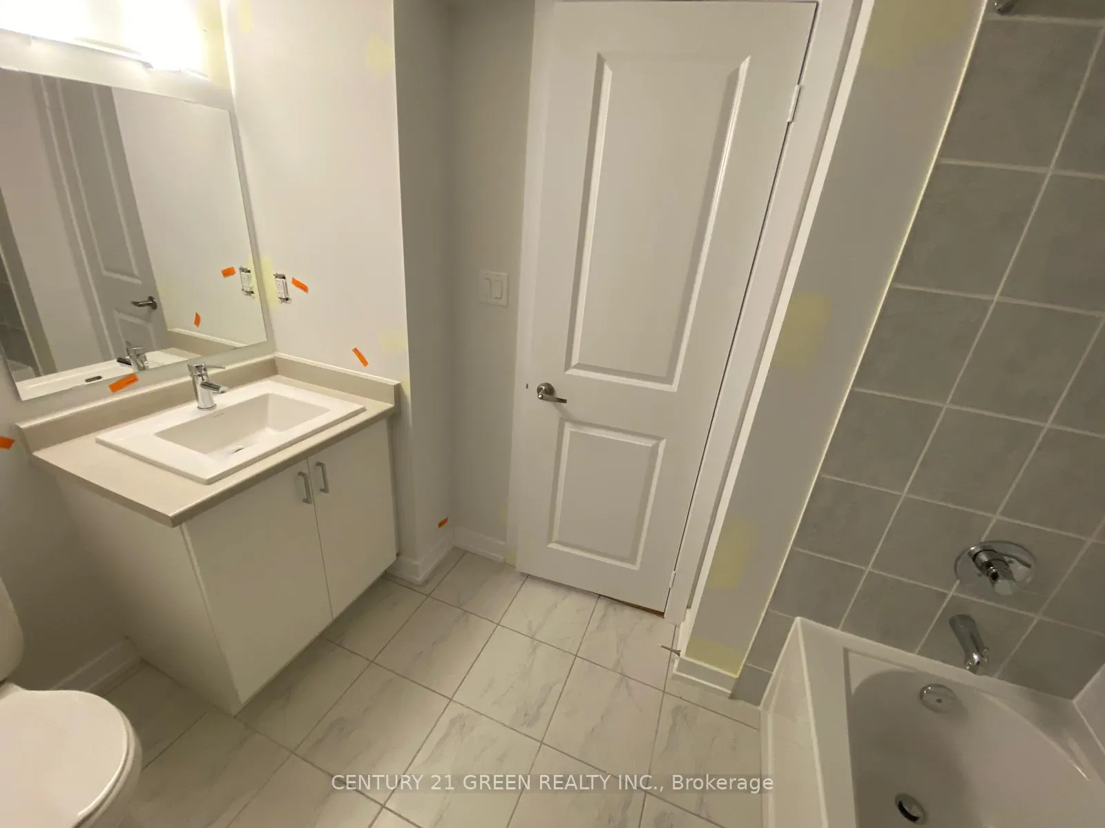 Photo 7 of Unit Lower, 29 Danielle Moore Circle, Scarborough, Bendale — HOMEH