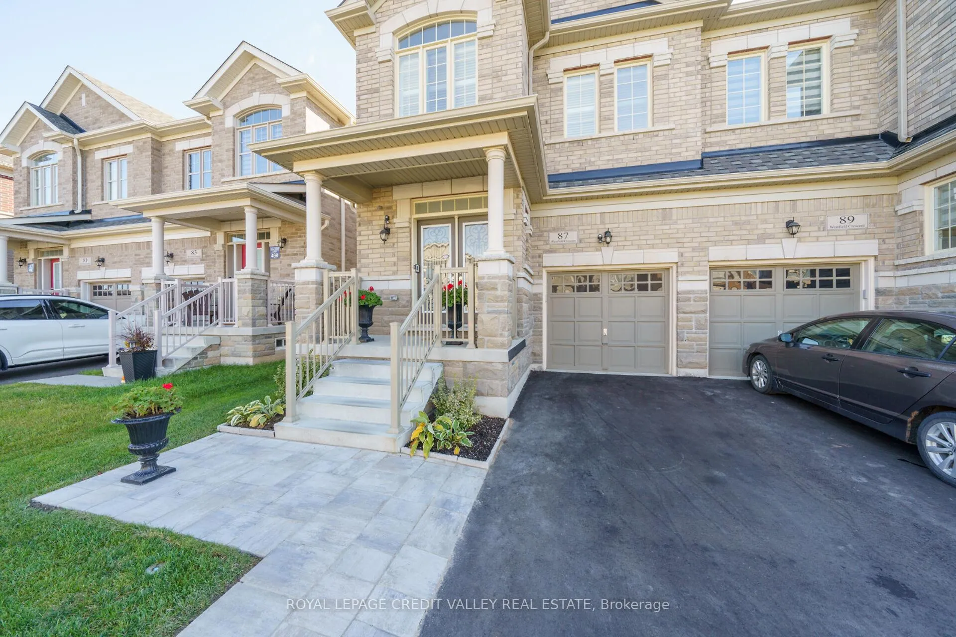 Photo 2 of 87 Westfield Crescent, Hamilton, Waterdown — HOMEH