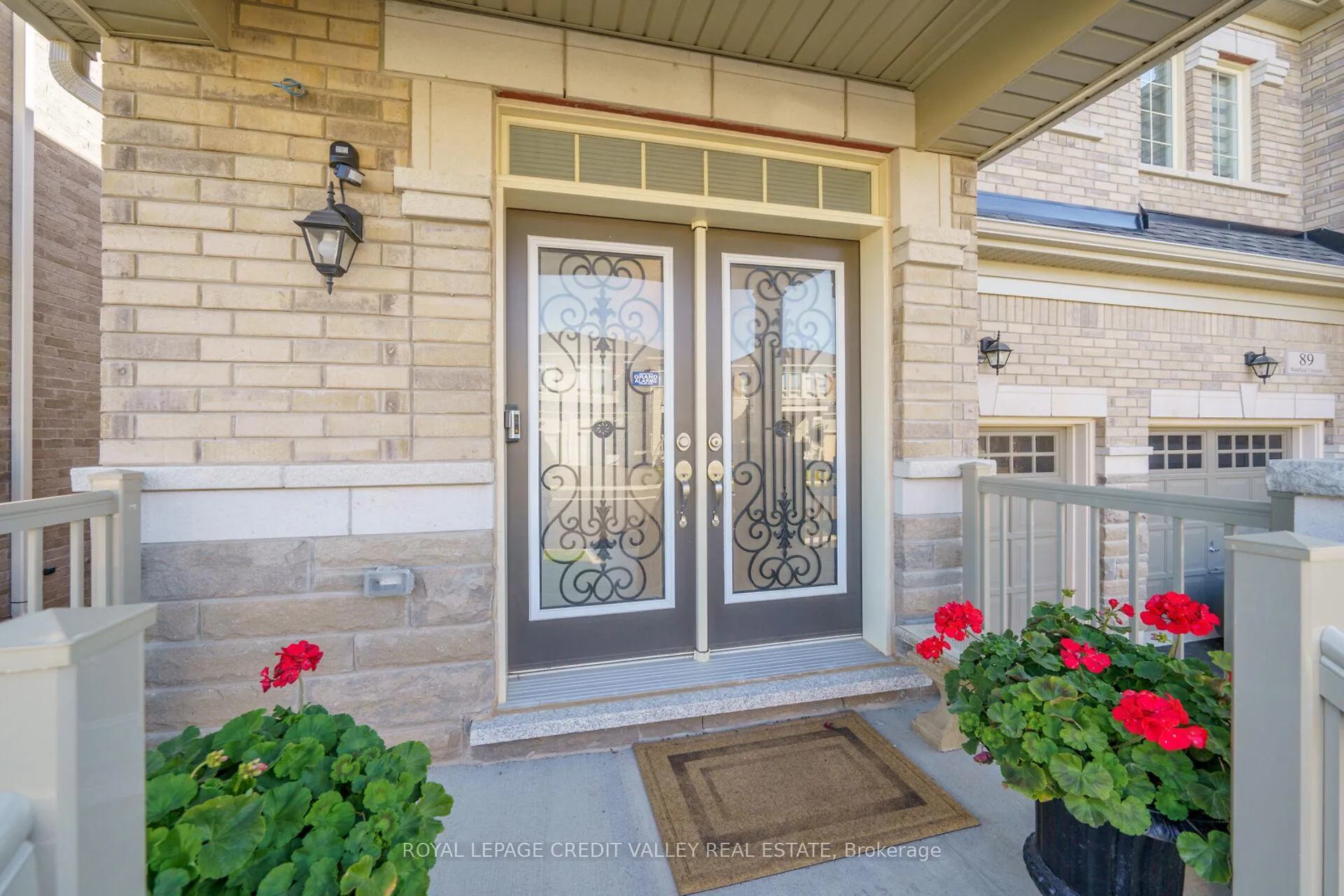 Photo 4 of 87 Westfield Crescent, Hamilton, Waterdown — HOMEH