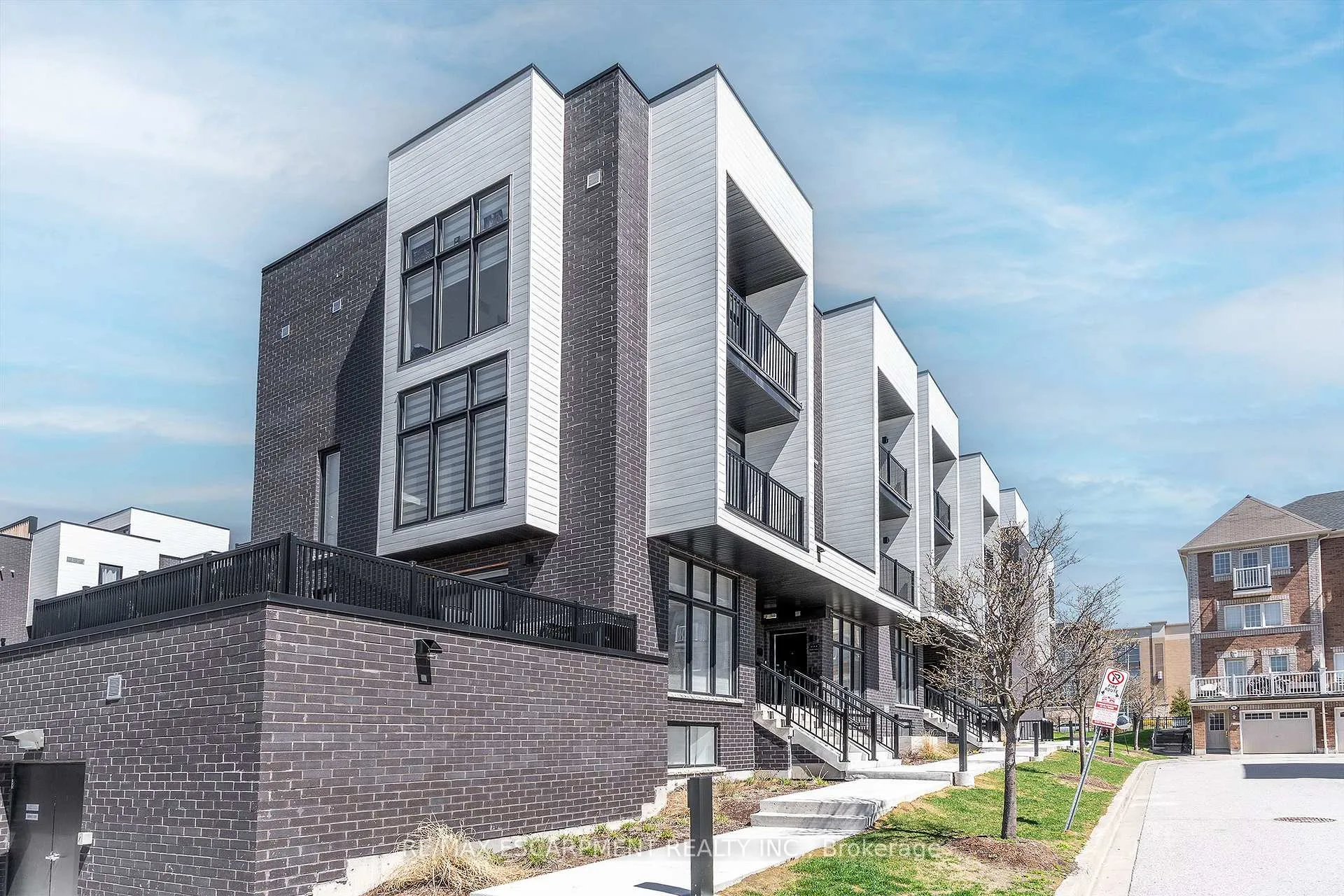 Photo 2 of Unit 8, 184 Angus Drive, Ajax, Central — HOMEH
