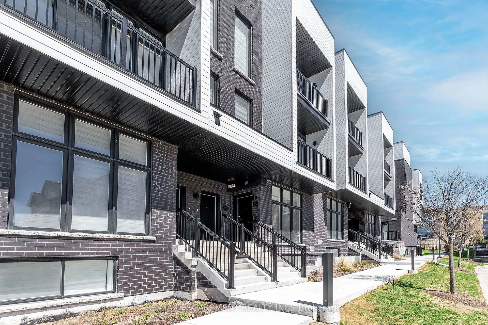 Photo 3 of Unit 8, 184 Angus Drive, Ajax, Central — HOMEH