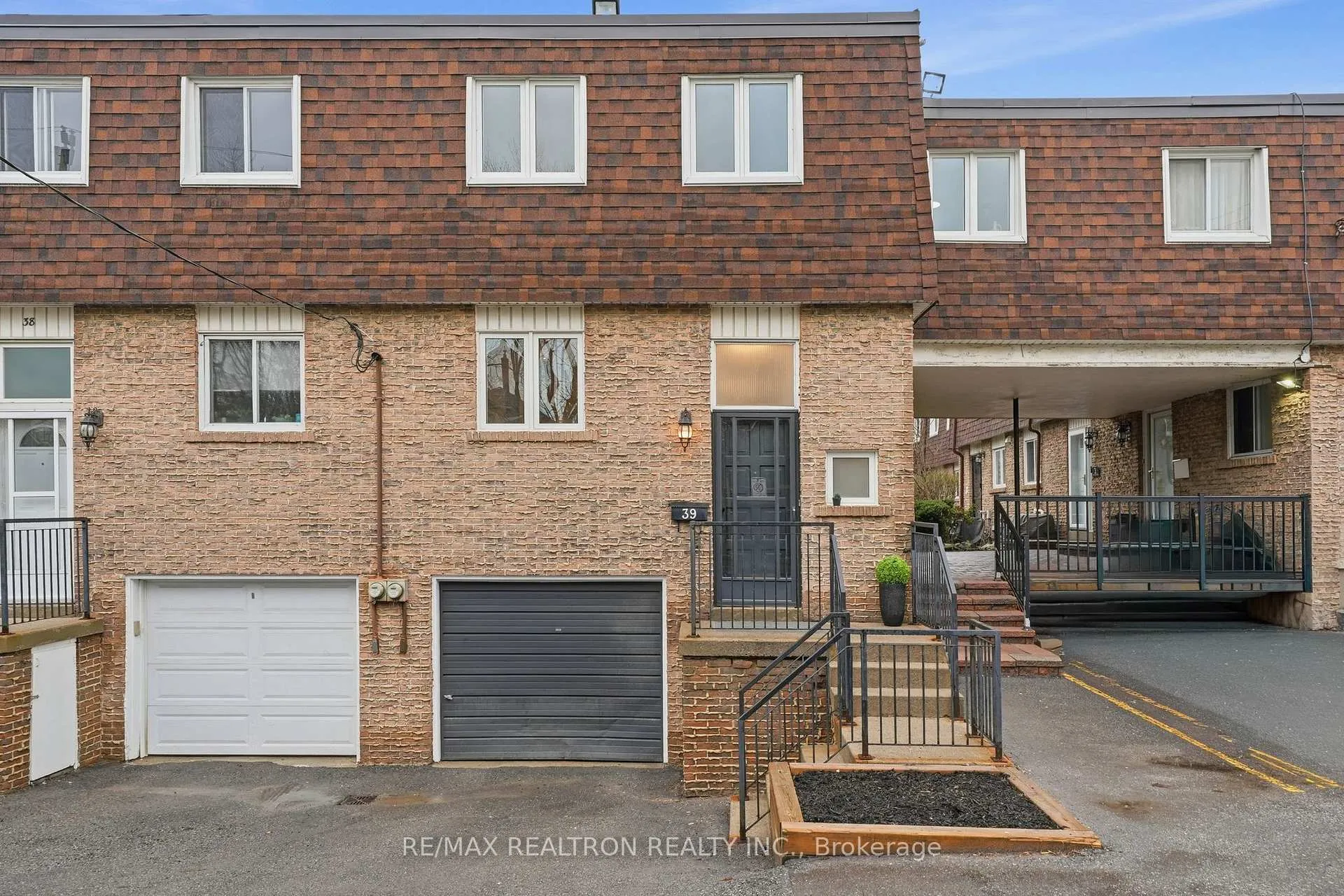 Photo 1 of Unit 39, 39 The Carriage Way, Markham, Royal Orchard — HOMEH