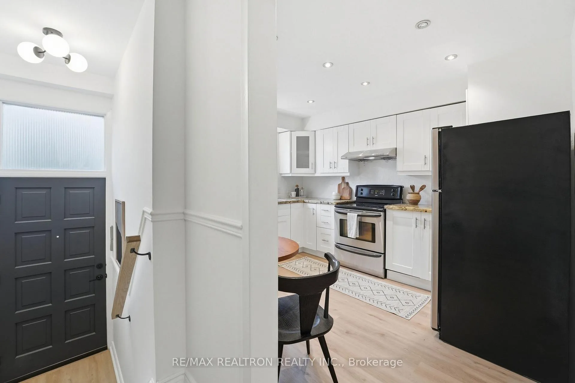 Photo 3 of Unit 39, 39 The Carriage Way, Markham, Royal Orchard — HOMEH