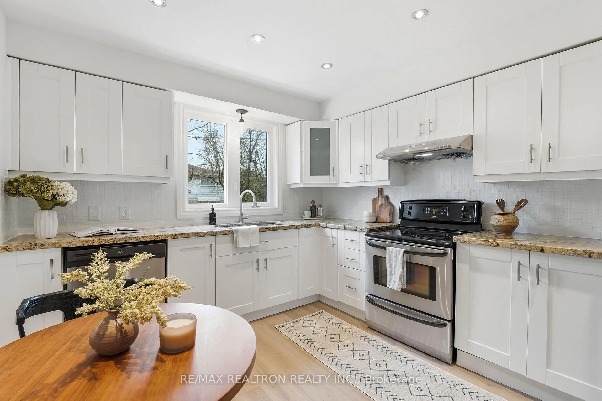 Photo 4 of Unit 39, 39 The Carriage Way, Markham, Royal Orchard — HOMEH