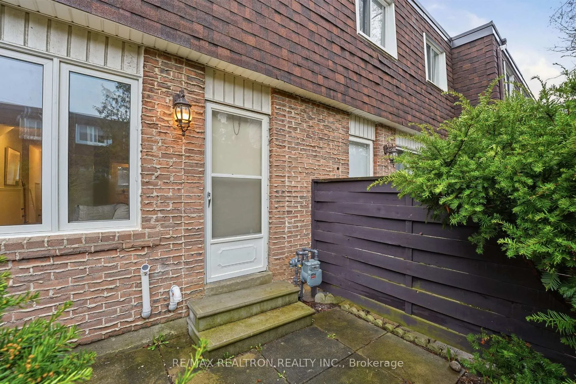 Photo 33 of Unit 39, 39 The Carriage Way, Markham, Royal Orchard — HOMEH