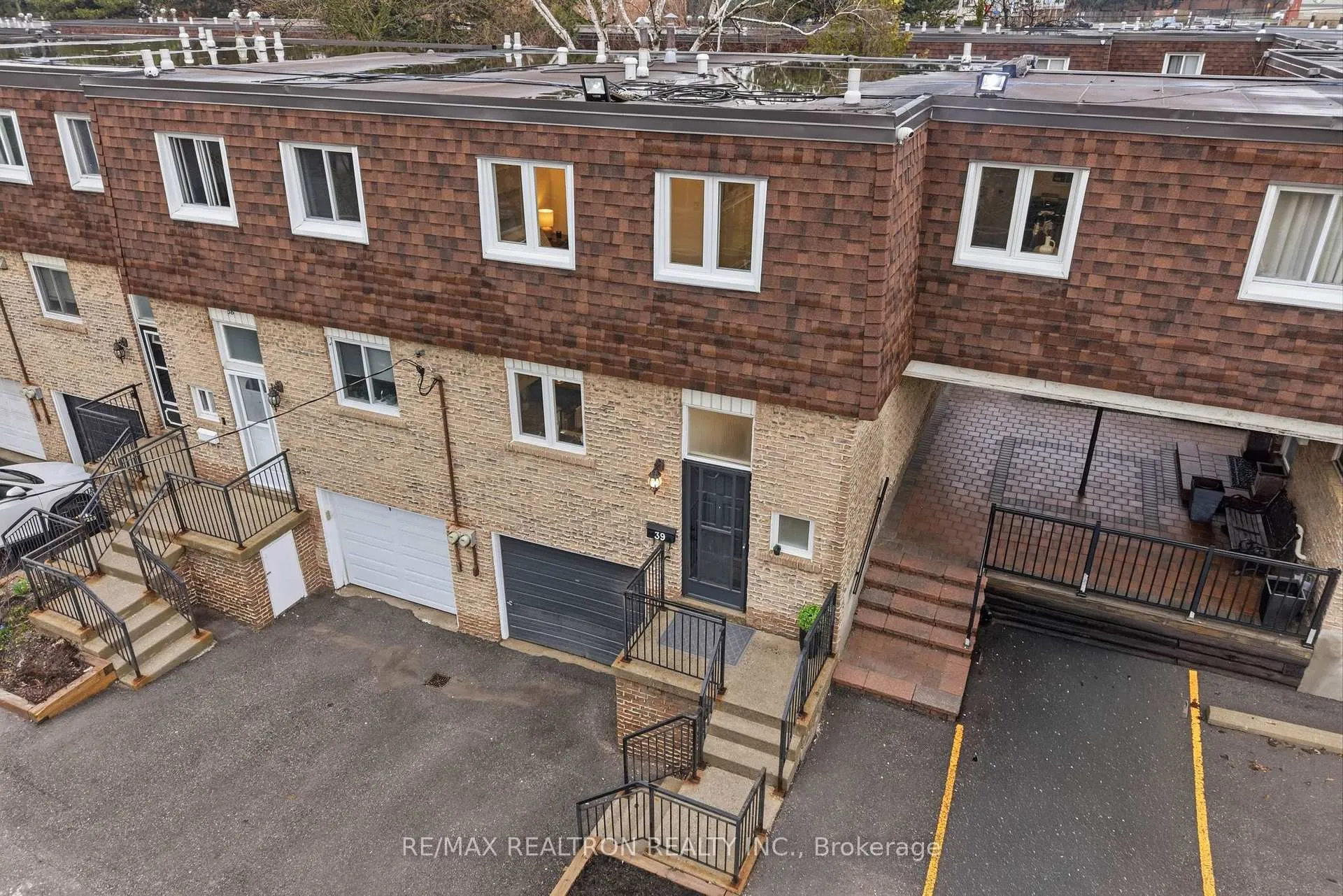 Photo 37 of Unit 39, 39 The Carriage Way, Markham, Royal Orchard — HOMEH