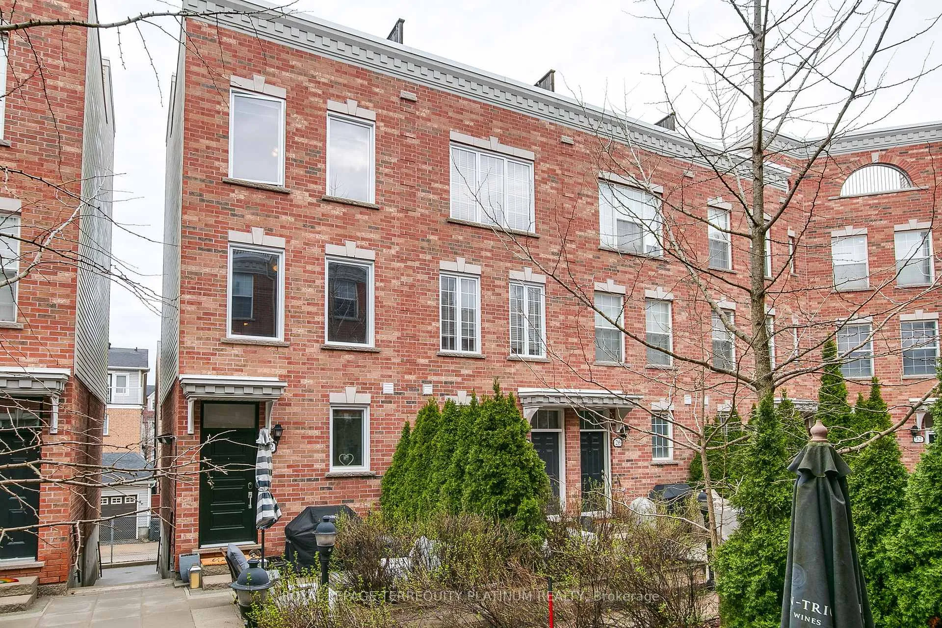 Photo 21 of 22 Fairhead Mews, Toronto, East End-Danforth — HOMEH