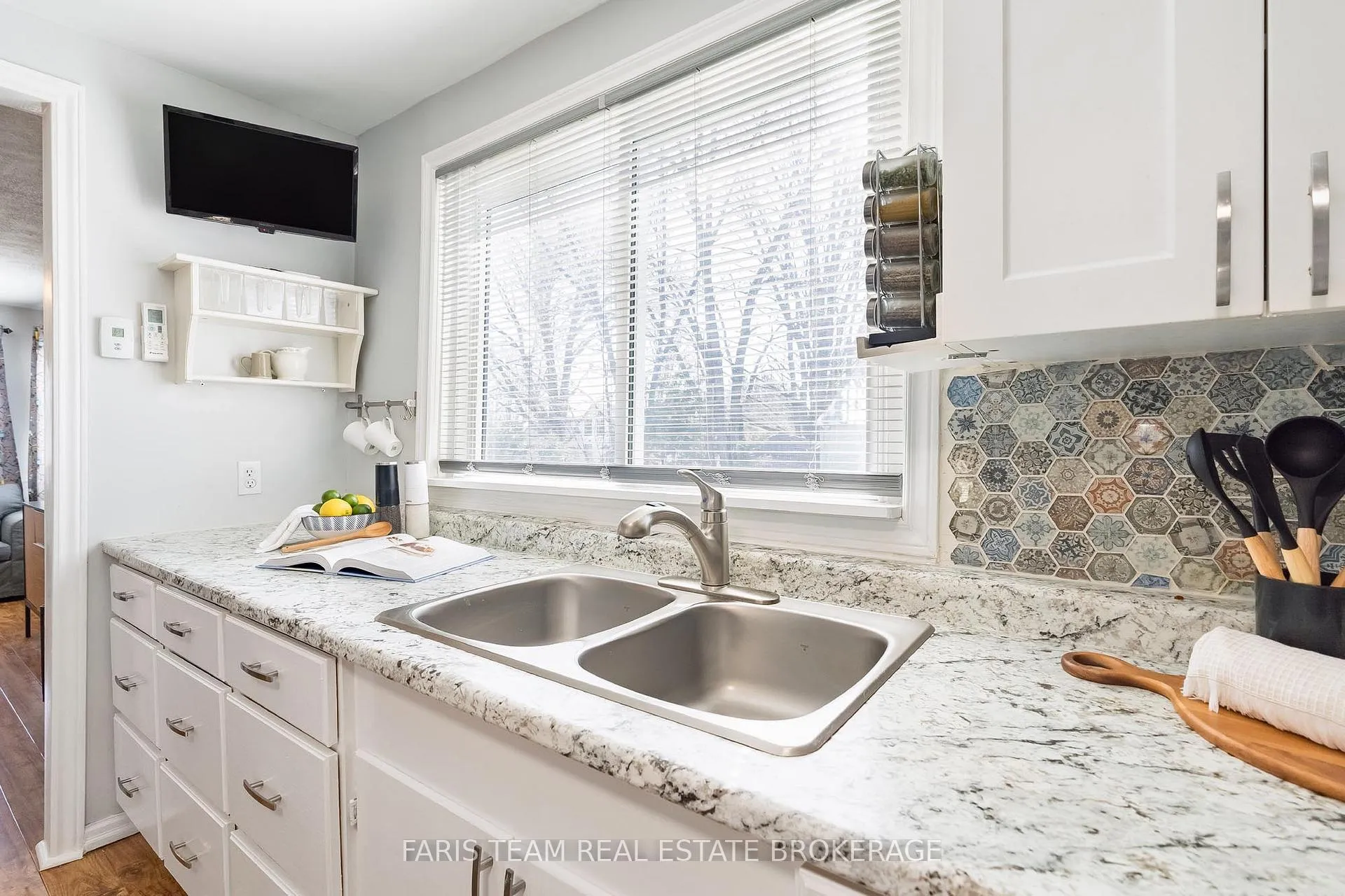 Photo 8 of 306 Ouida Street, Tay, Waubaushene — HOMEH