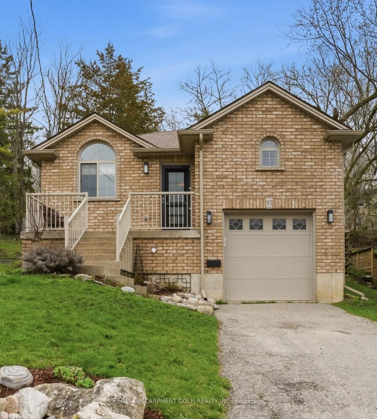 Photo 1 of 95 West River Street, Brant, Paris — HOMEH