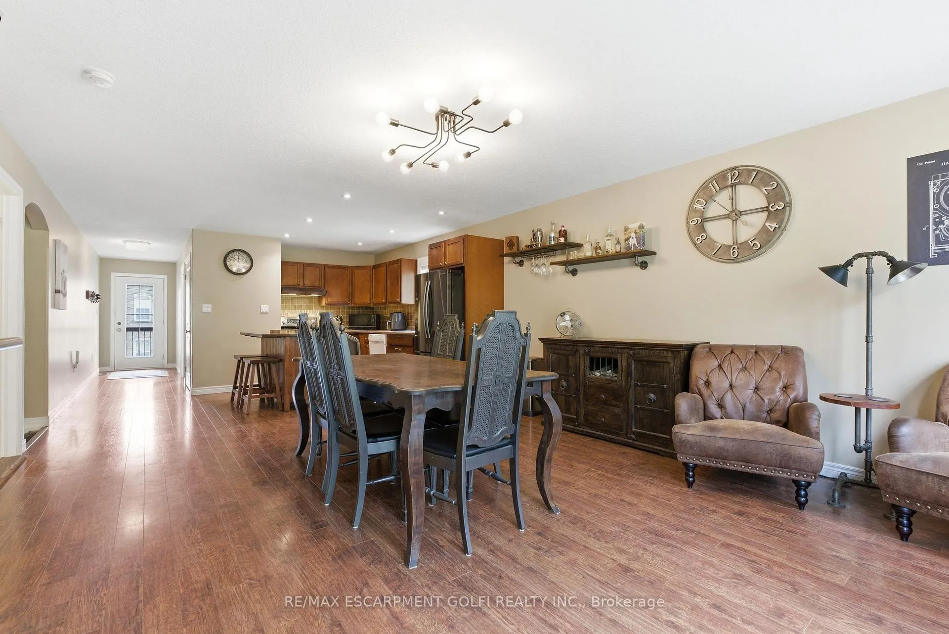 Photo 3 of 95 West River Street, Brant, Paris — HOMEH
