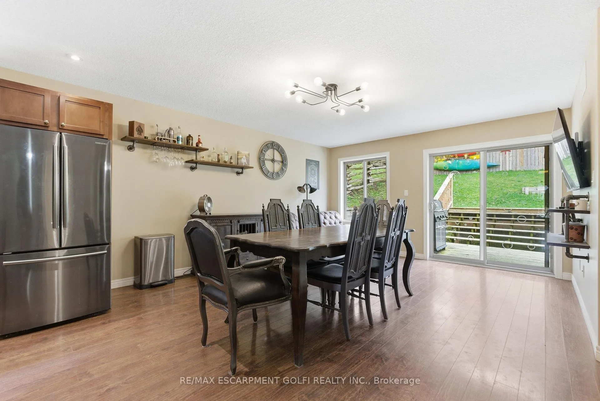 Photo 4 of 95 West River Street, Brant, Paris — HOMEH