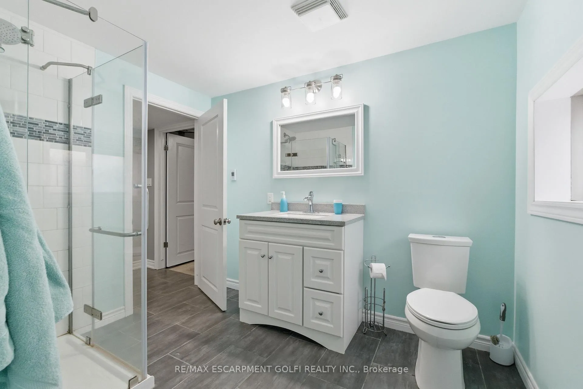 Photo 14 of 95 West River Street, Brant, Paris — HOMEH