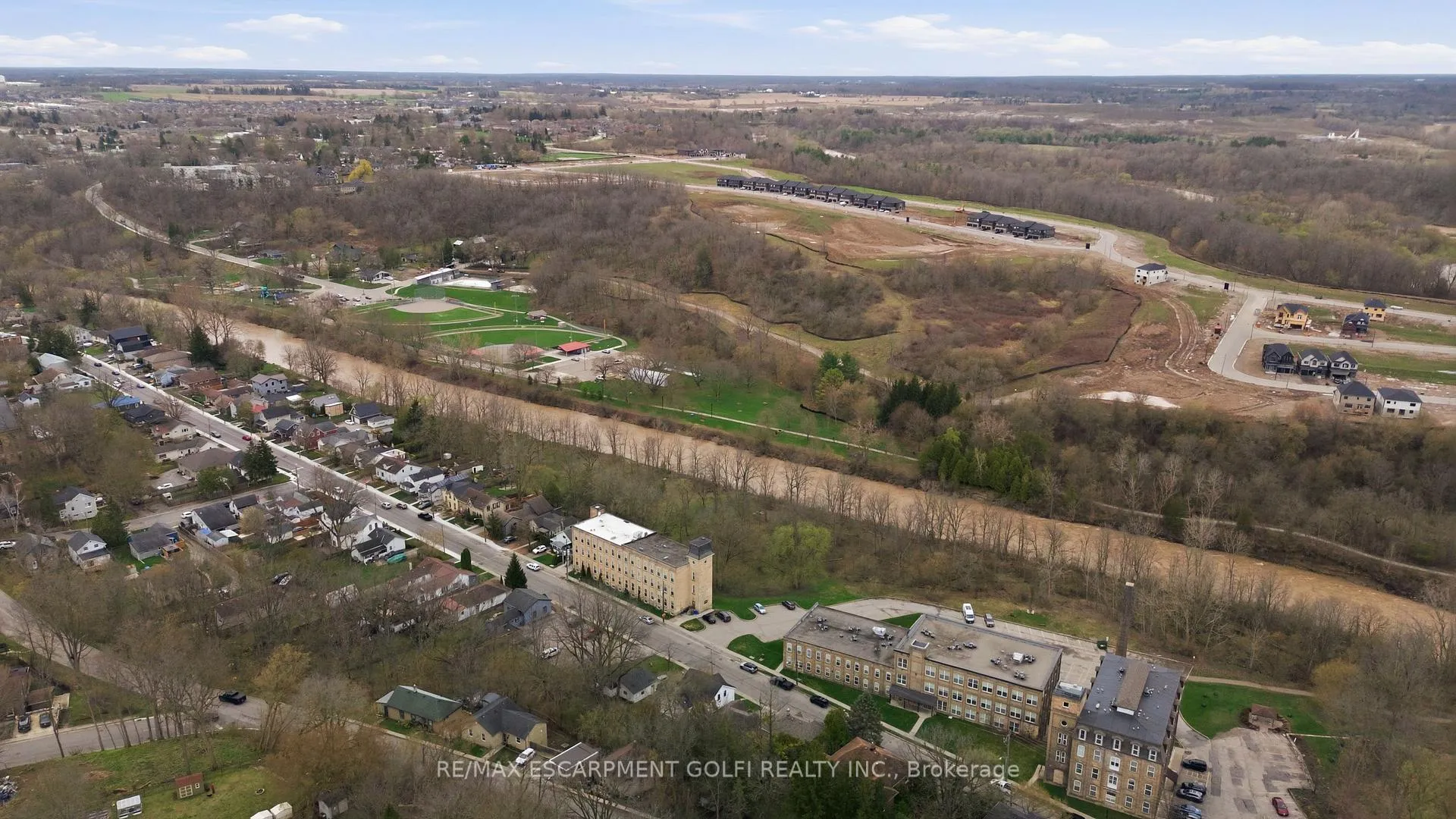 Photo 19 of 95 West River Street, Brant, Paris — HOMEH