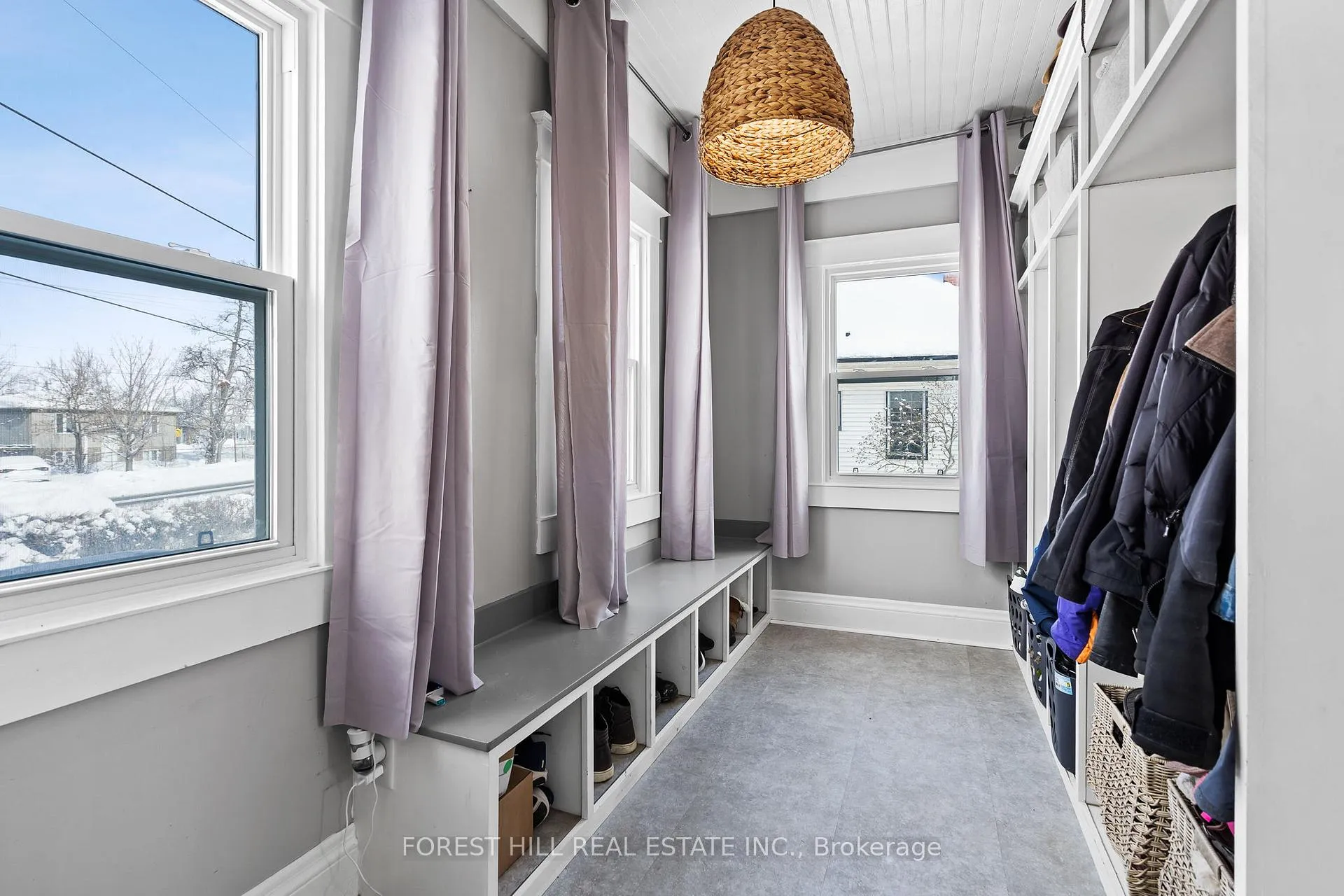 Photo 6 of 390 Glendale Avenue, St. Catharines, Burleigh Hill — HOMEH