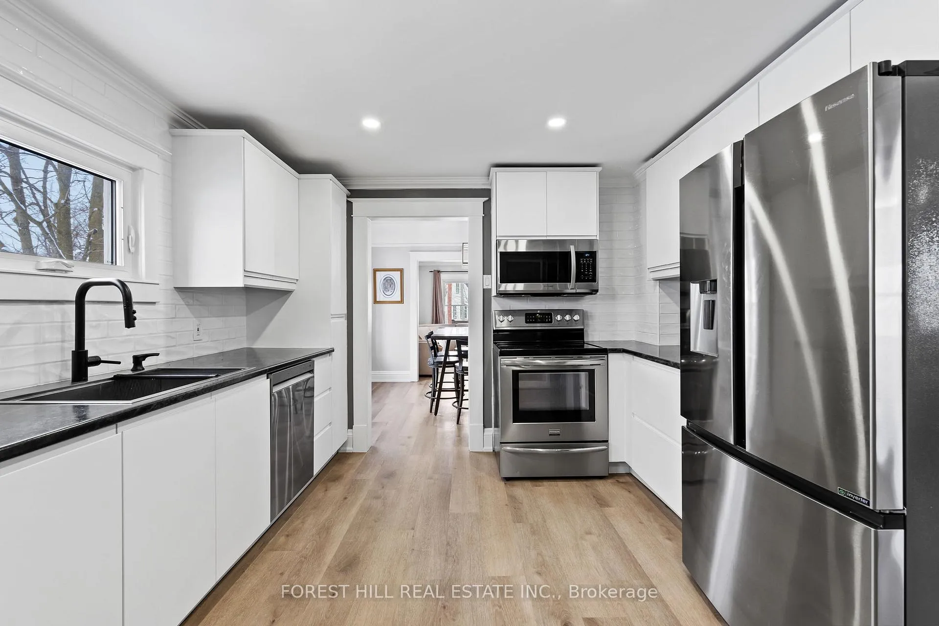 Photo 10 of 390 Glendale Avenue, St. Catharines, Burleigh Hill — HOMEH