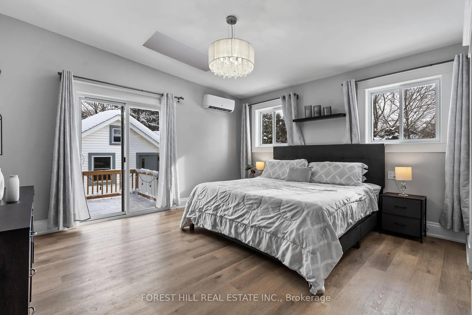 Photo 11 of 390 Glendale Avenue, St. Catharines, Burleigh Hill — HOMEH