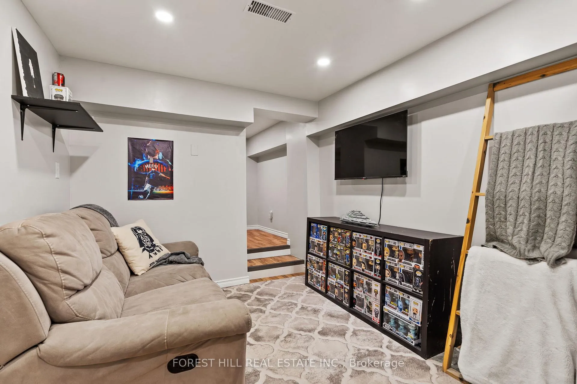 Photo 20 of 390 Glendale Avenue, St. Catharines, Burleigh Hill — HOMEH