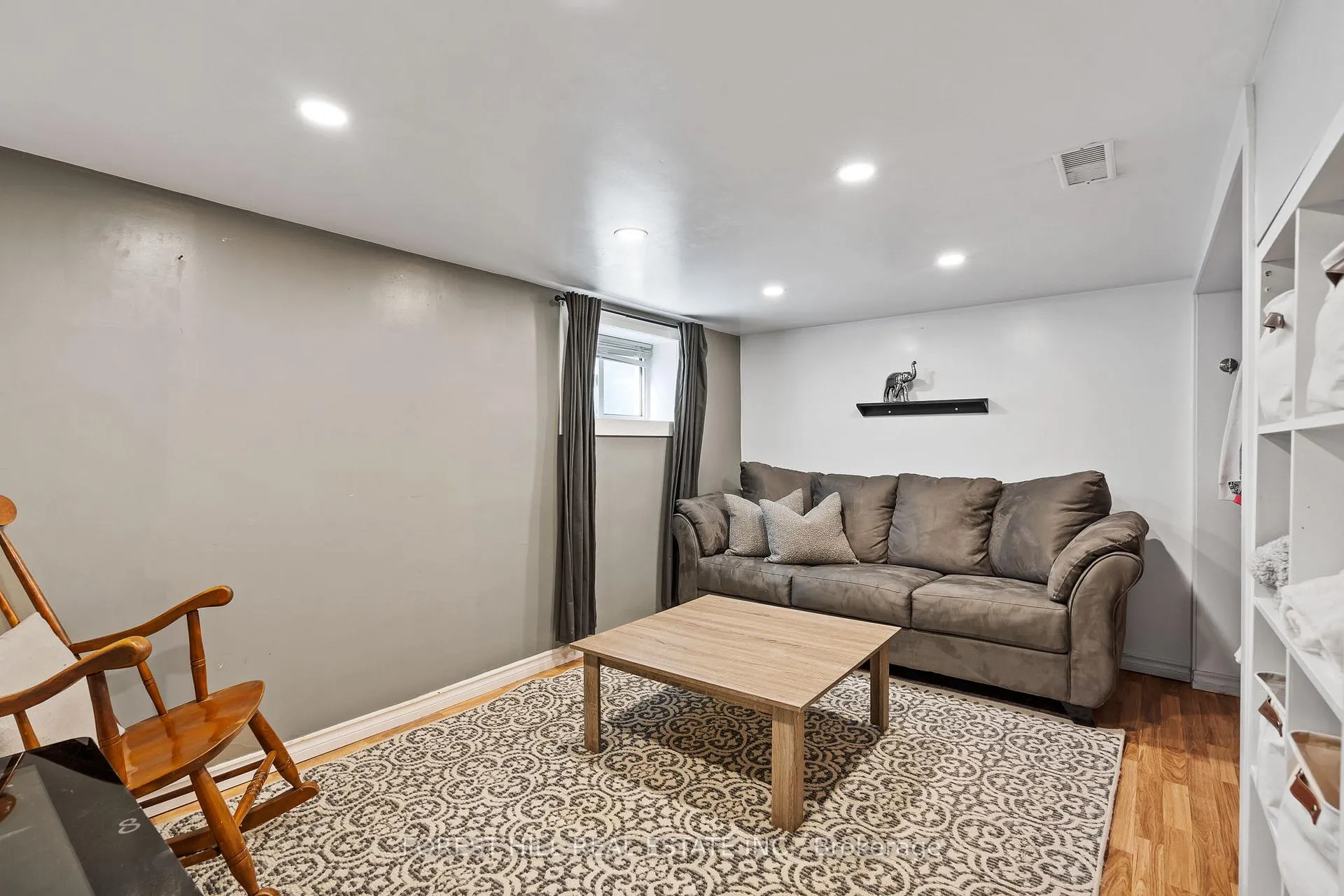 Photo 23 of 390 Glendale Avenue, St. Catharines, Burleigh Hill — HOMEH