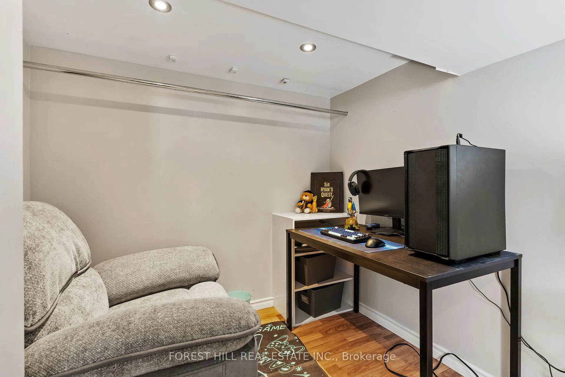 Photo 28 of 390 Glendale Avenue, St. Catharines, Burleigh Hill — HOMEH