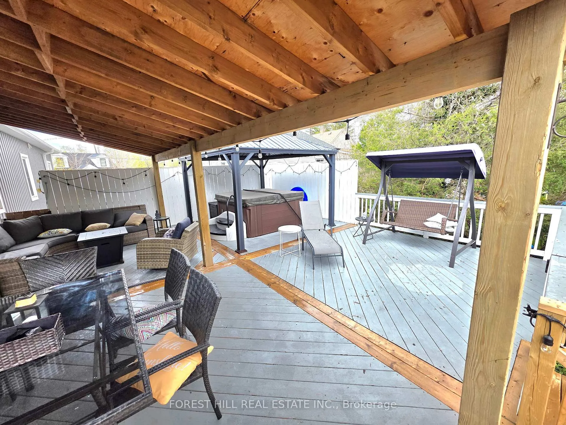 Photo 30 of 390 Glendale Avenue, St. Catharines, Burleigh Hill — HOMEH