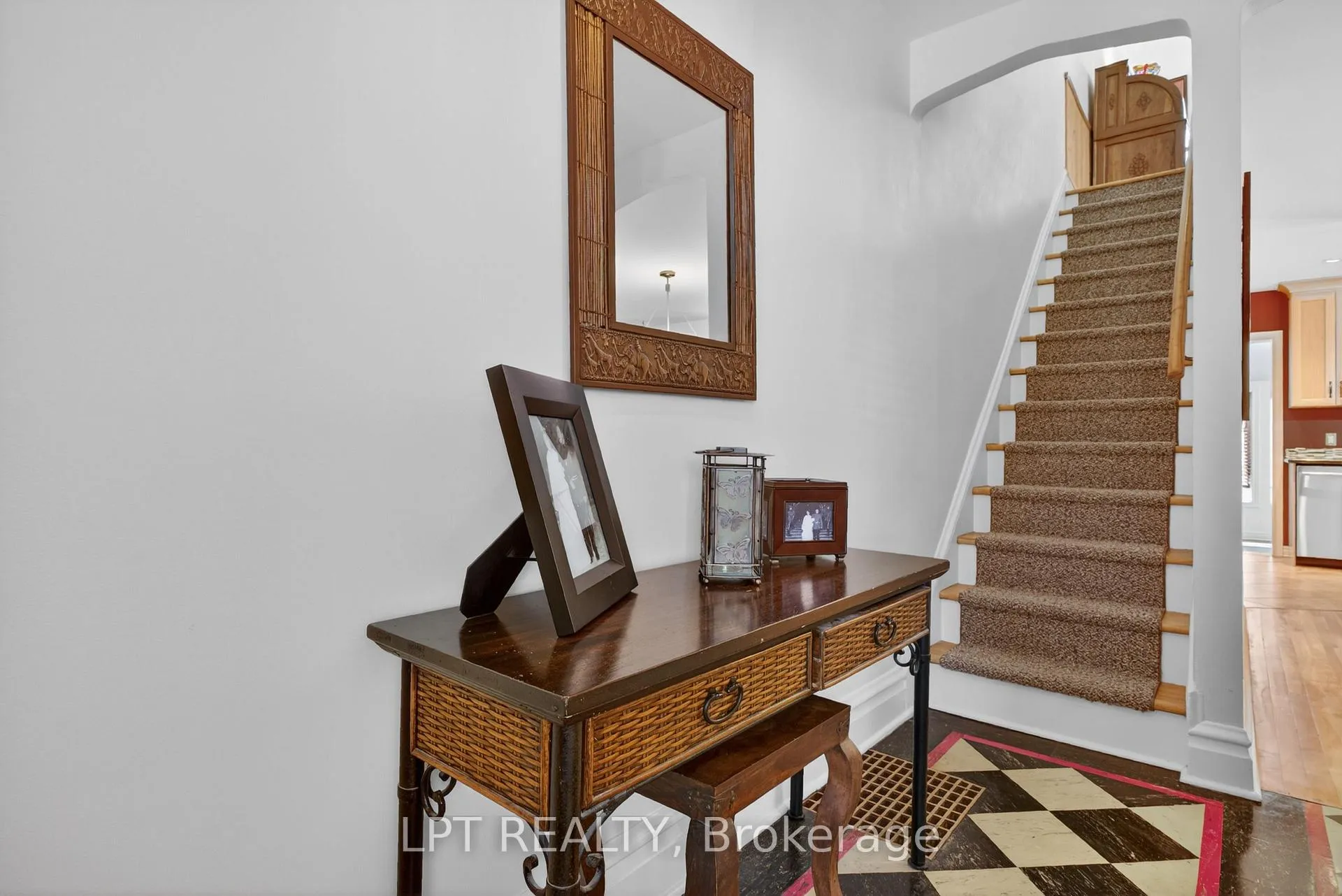 Photo 5 of 168 Huron Avenue N, Ottawa, Ottawa West — HOMEH