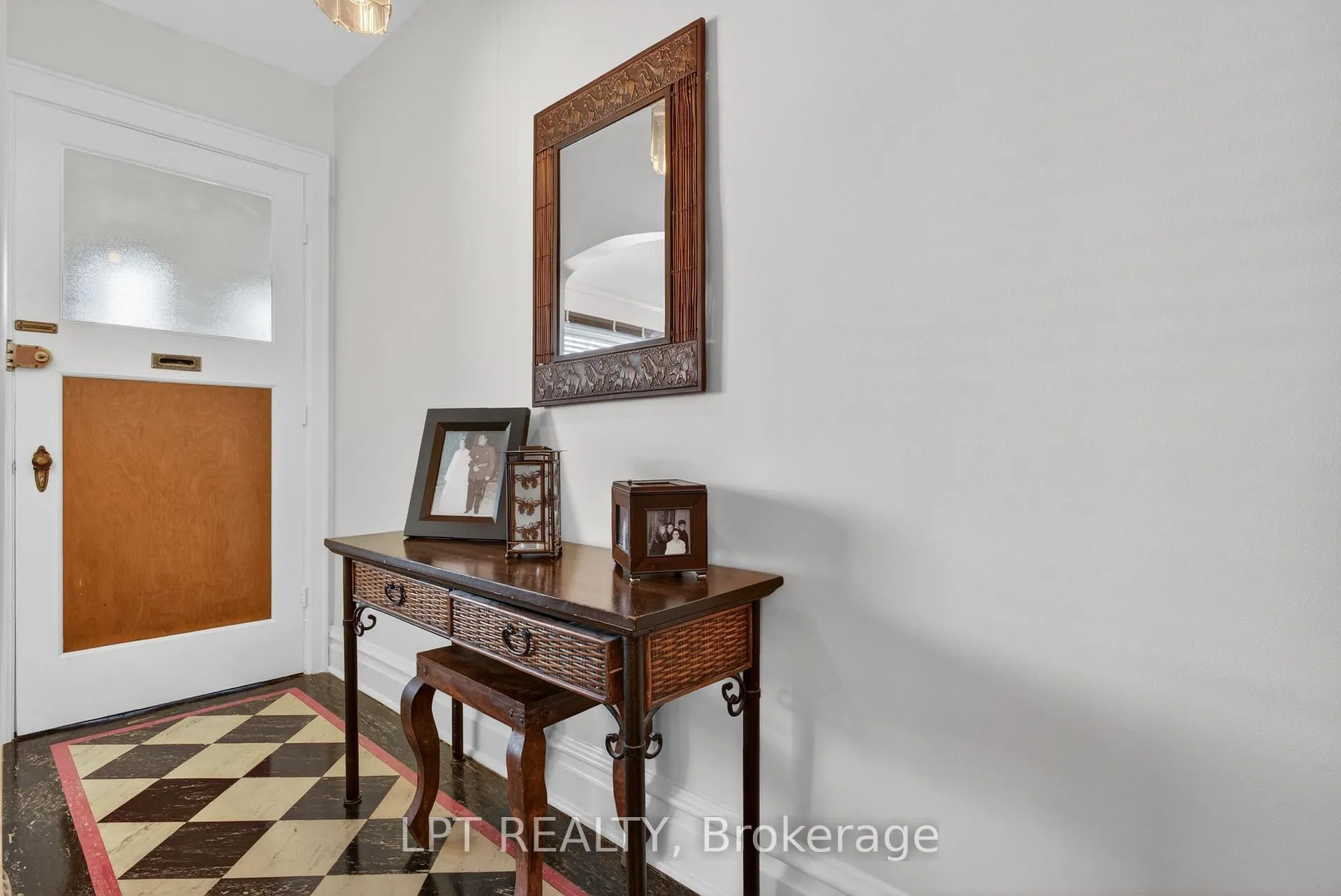 Photo 6 of 168 Huron Avenue N, Ottawa, Ottawa West — HOMEH