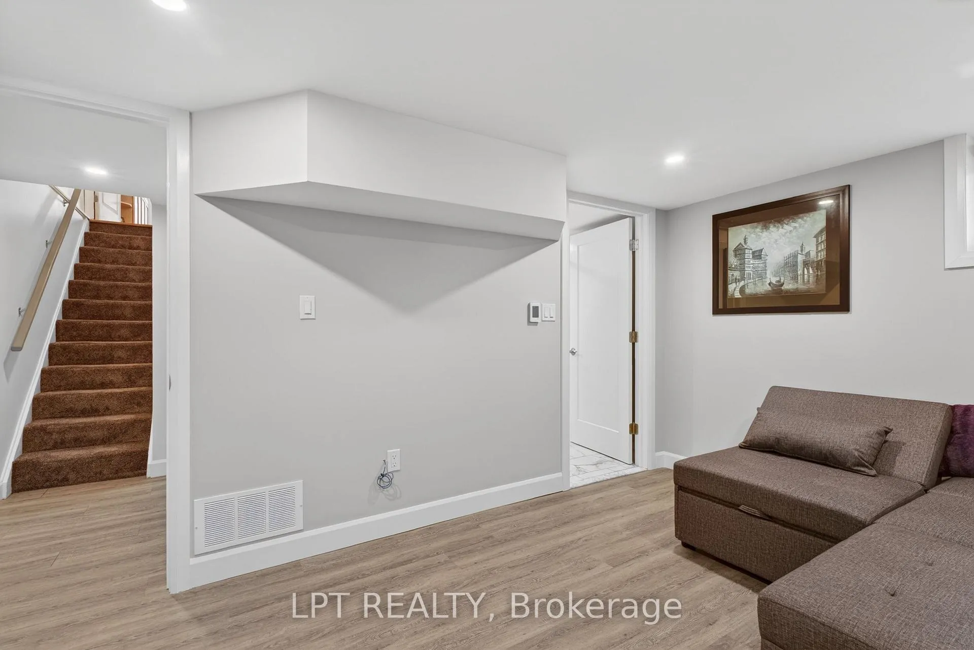 Photo 32 of 168 Huron Avenue N, Ottawa, Ottawa West — HOMEH