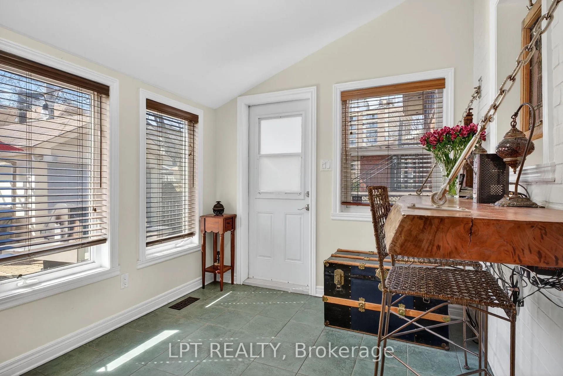 Photo 36 of 168 Huron Avenue N, Ottawa, Ottawa West — HOMEH