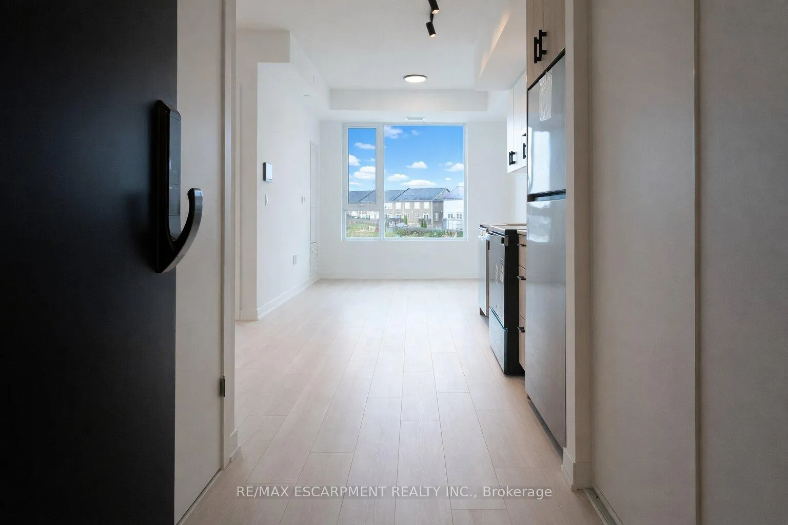 Photo 2 of Unit 202, 4878 Powers Common, Burlington, Alton — HOMEH