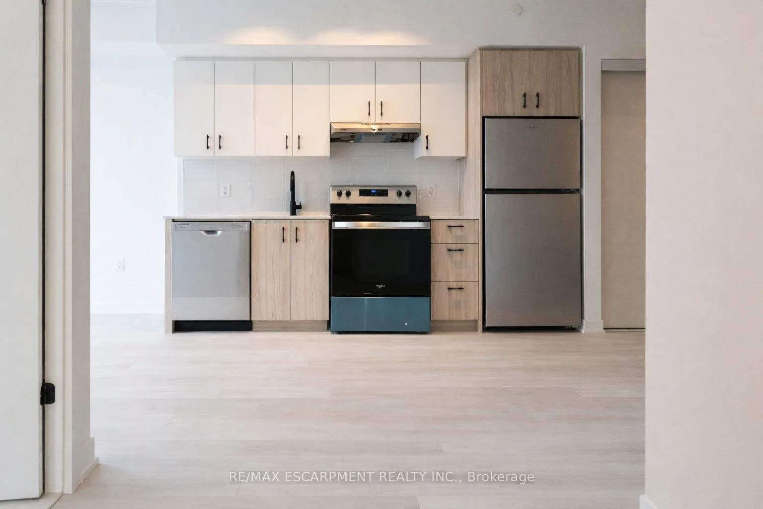 Photo 6 of Unit 202, 4878 Powers Common, Burlington, Alton — HOMEH