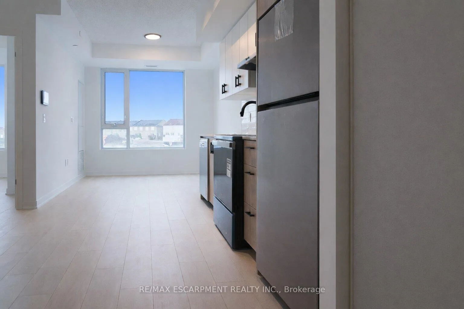 Photo 7 of Unit 202, 4878 Powers Common, Burlington, Alton — HOMEH