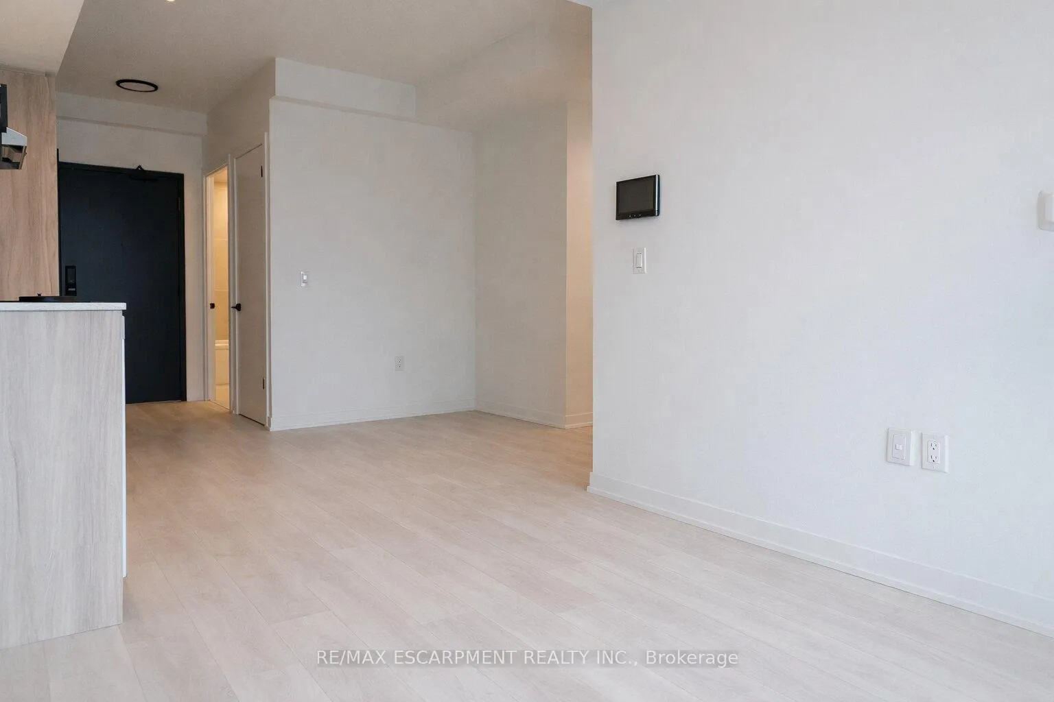 Photo 9 of Unit 202, 4878 Powers Common, Burlington, Alton — HOMEH