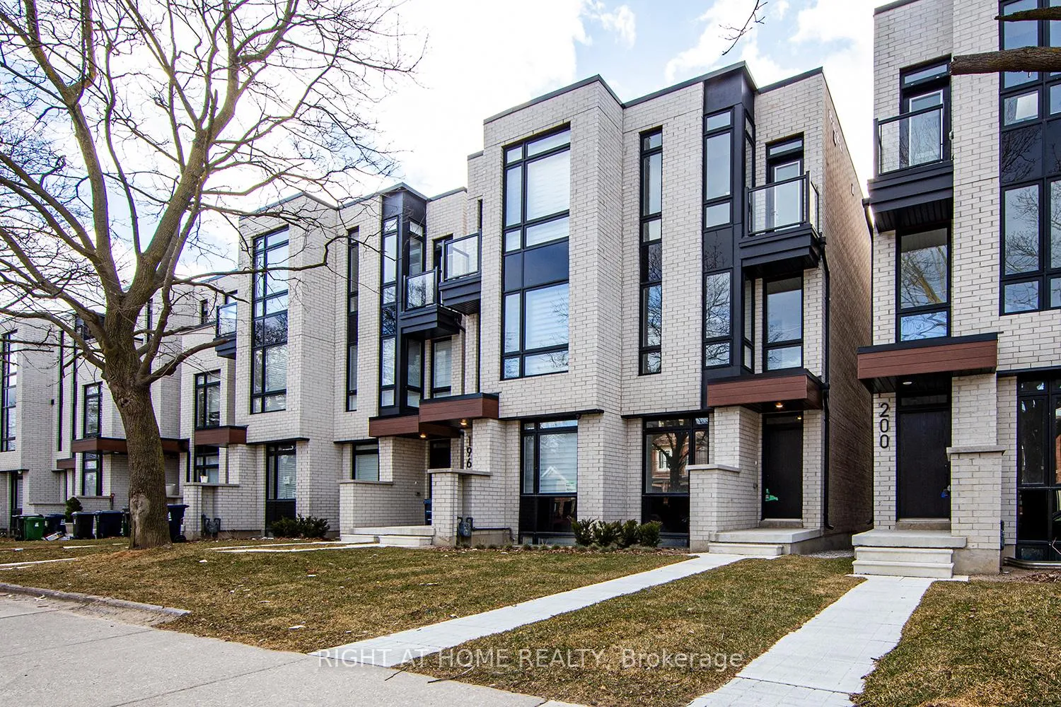 Photo 2 of 198 Mcroberts Avenue, Toronto, Corso Italia-Davenport — HOMEH