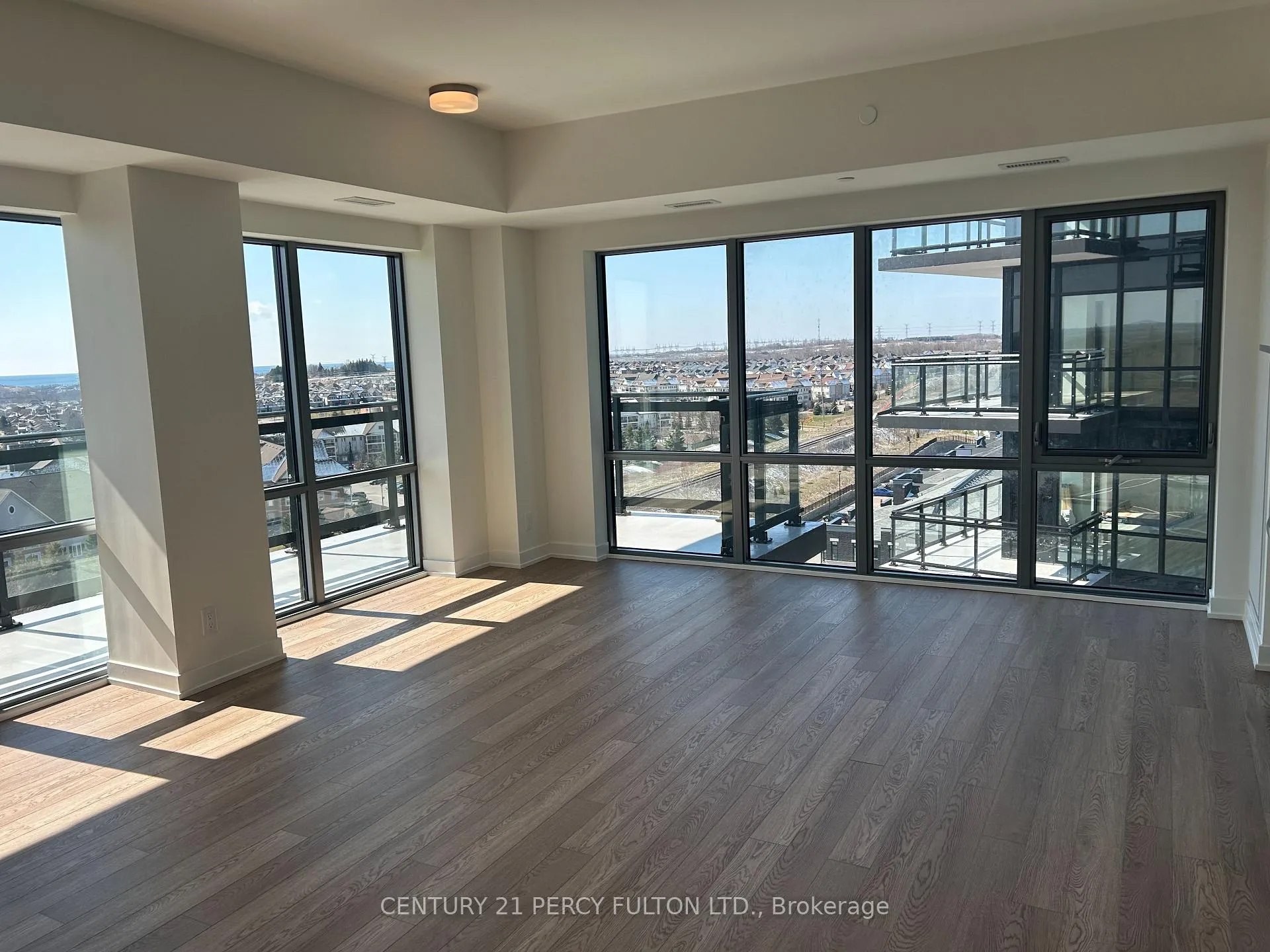 Photo 4 of Unit 901, 51 Clarington Boulevard, Clarington, Bowmanville — HOMEH