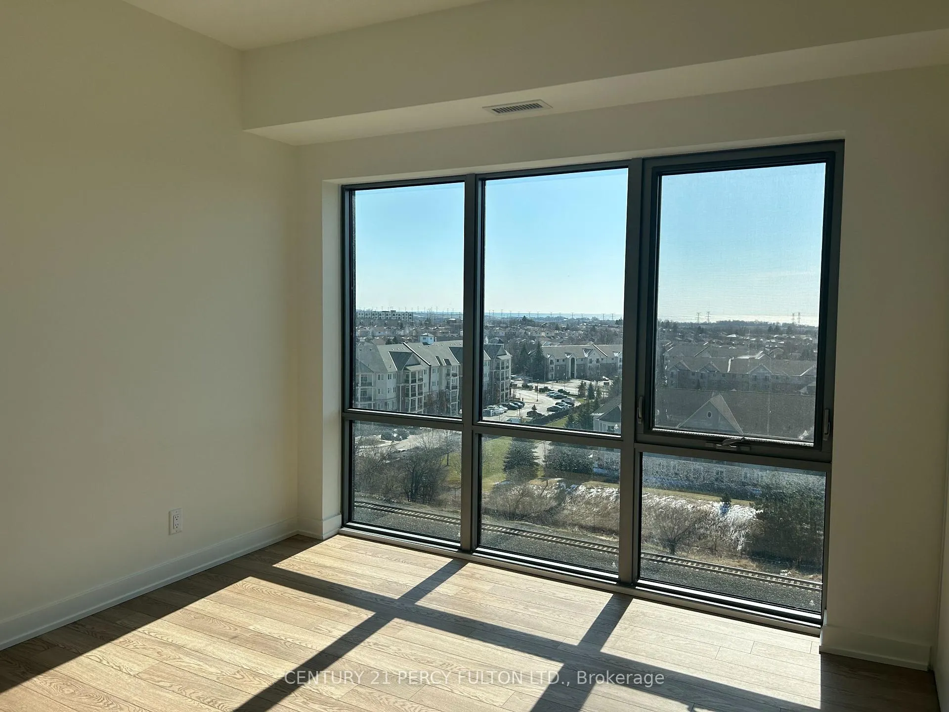 Photo 11 of Unit 901, 51 Clarington Boulevard, Clarington, Bowmanville — HOMEH
