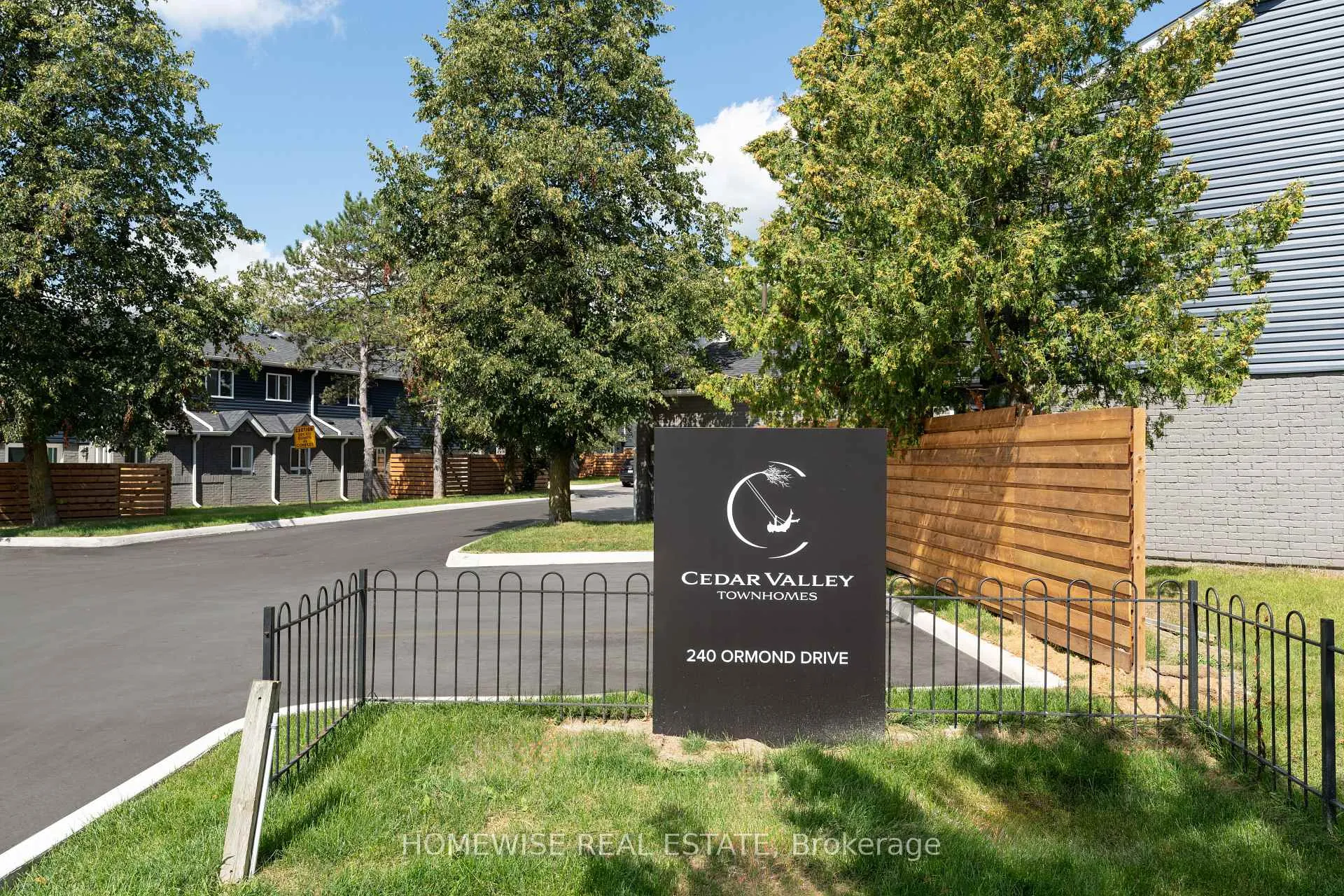 Photo 33 of Unit B16, 240 Ormond Drive, Oshawa, Samac — HOMEH