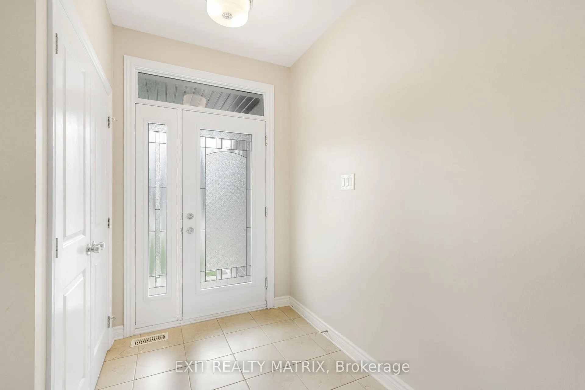 Photo 2 of 700 Namur Street, Russell, Embrun — HOMEH